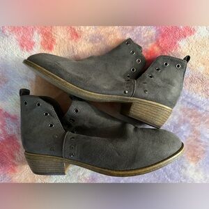 Women's Gray Ankle Boots